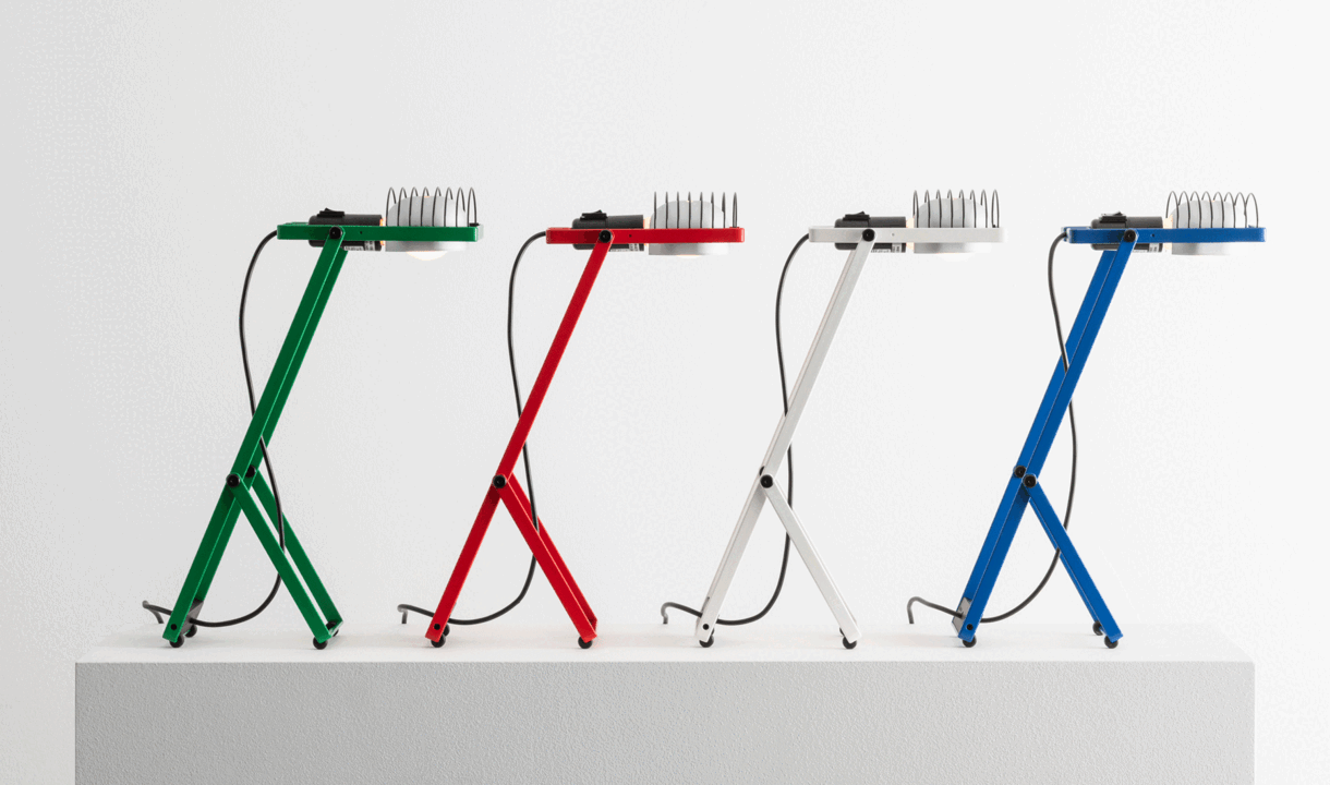 Animated GIF of four colored Sintesi lamps changing position on a white background.
