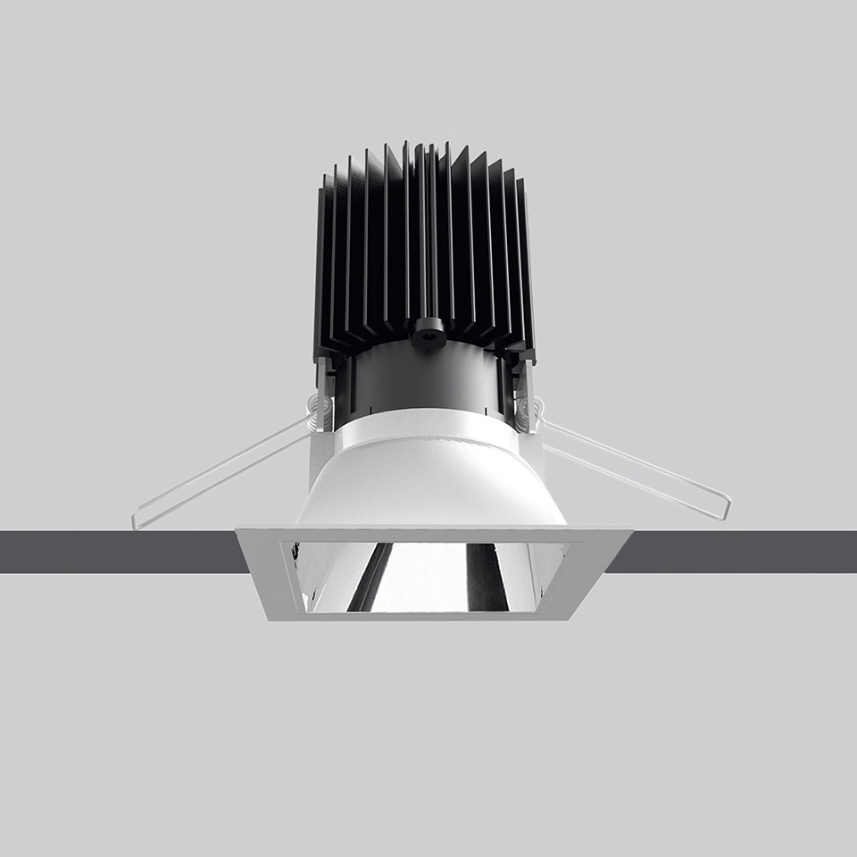 Everything 80 - Square - Trim - 24° 2700k - Black trim / Black deflector