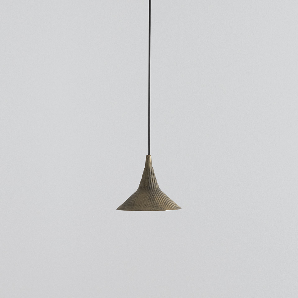 Turn Around - Unterlinden Suspension - 2700K - Brass