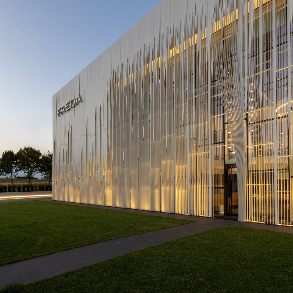 Image of the company façade illuminated by Spike.